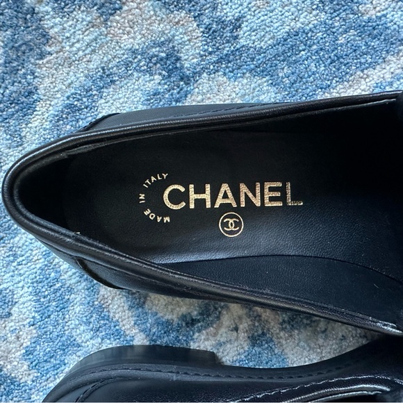 Chanel Black Quilted Flap Turnlock CC Logo Gold Mule Loafer, SZ 37.5 - Picture 3 of 6
